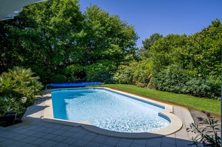 BELLE VILLA AVEC PISCINE À VENDRE A LA TESTE