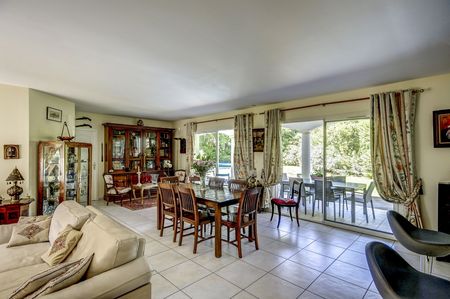 VILLA AVEC GRAND SÉJOUR À VENDRE QUARTIER RÉSIDENTIEL LA TESTE