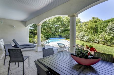 LES BELLES VILLAS À VENDRE SUR LE BASSIN D ARCACHON