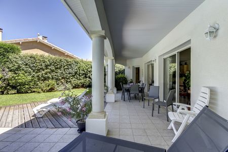 VILLA AVEC PISCINE ET 4 CHAMBRES À VENDRE PORTES DE L'OCÉAN LA TESTE