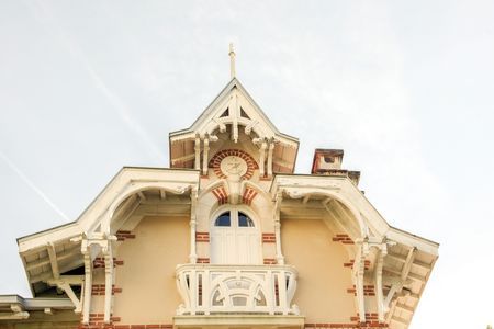 A VENDRE BELLE VILLA QUARTIER DE LA VILLE DE PRINTEMPS ARCACHON