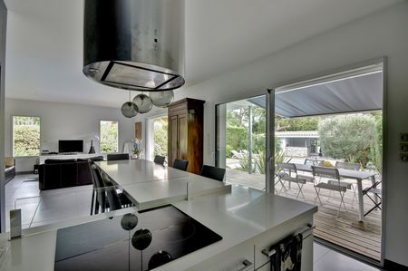 VILLA AVEC GRAND SÉJOUR A VENDRE ARCACHON