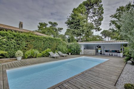 A VENDRE SECTEUR CALME AUX ABATILLES UNE JOLIE VILLA EN PARFAIT ÉTAT AVEC PISCINE ET POOL HOUSE