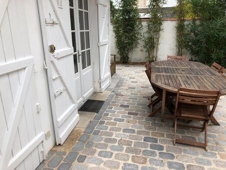 ACHAT PIED À TERRE MOULLEAU