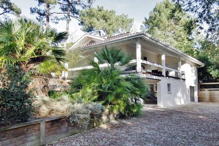 BELLE VILLA À VENDRE LE MOULLEAU