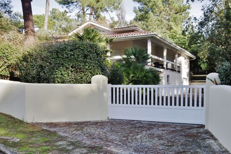 A VENDRE VILLA D'ARCHITECTE AU MOULLEAU