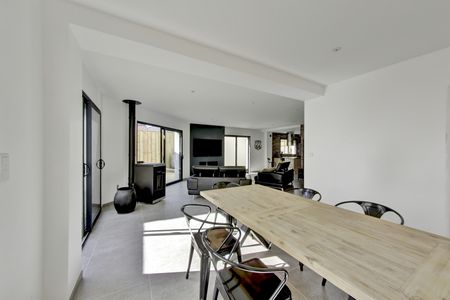 A VENDRE ARCACHON MASION DE VILLE DE 5 CHAMBRES AVEC GARAGE