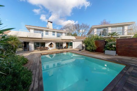 BELLE VILLA FAMILIALE A VENDRE LA TESTE DE BUCH