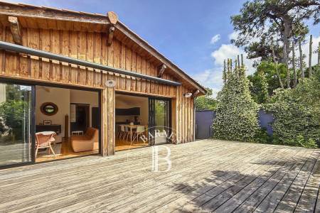 VILLA EN BOIS AU CALME, 4 CHAMBRES, AU CŒUR DU CAP FERRET