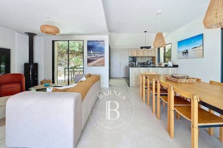 VILLA DE CHARME AVEC VUE SUR LE BASSIN, 5 CHAMBRES, AU PYLA-SUR-MER