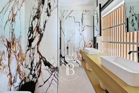 VILLA DE CHARME AVEC VUE SUR LE BASSIN, 5 CHAMBRES, AU PYLA-SUR-MER