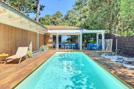 VILLA DE CHARME AVEC VUE SUR LE BASSIN, 5 CHAMBRES, AU PYLA-SUR-MER