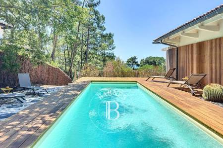 VILLA DE CHARME AVEC VUE SUR LE BASSIN, 5 CHAMBRES, AU PYLA-SUR-MER