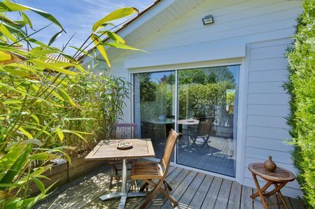 VILLA DE PLAIN PIED AVEC GRAND STUDIO INDÉPENDANT À VENDRE LA TESTE DE BUCH