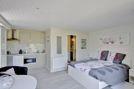 LUMINEUSE VILLA DE PLAIN PIED A VENDRE SECTEUR CALME DE LA TESTE