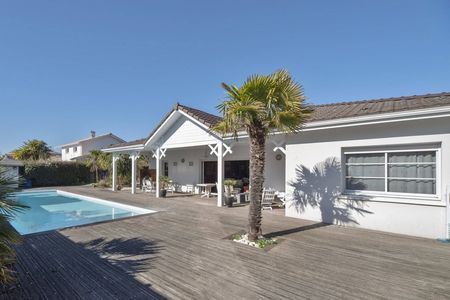 VILLA DE PLAIN PIED A VENDRE GUJAN MESTRAS