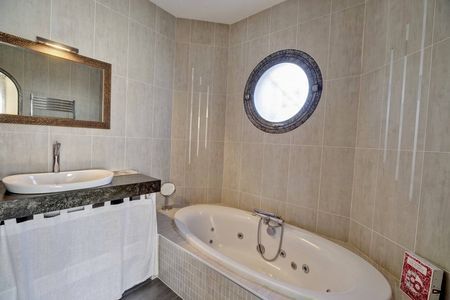 VILLA DE 5 PIÈCES EN PLAIN PIED A VENDRE GUJAN MESTRAS