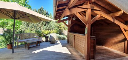 A VENDRE LEGE CAP FERRET RPCOHE DES COMMERCES ET DES ECOLES VILLA DE PLAIN PIED AVEC PISCINE