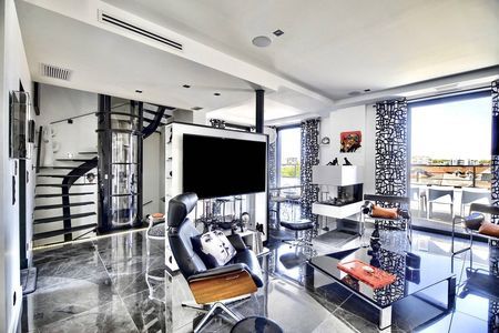 LUXUEUSE VILLA AVEC ASCENSEUR INTERIEUR A VENDRE ARCACHON