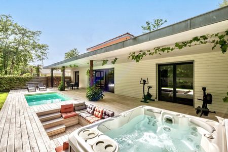 VILLA DE PLAIN PIED AVEC PISCINE A VENDRE LA TESTE