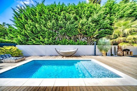 A VENDRE LA TESTE BELLE VILLA  CONTEMPORAINE AVEC PISCINE