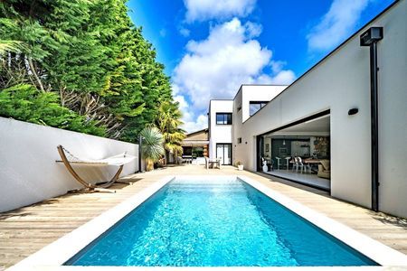 A VENDRE LA TESTE DE BUCH BELLE VILLA CONTEMPORAINE DE 4 CHAMBRES, JARDIN PISCINE