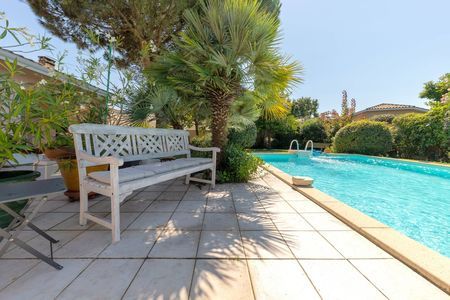 A VENDRE LA TESTE GRANDE VILLA AVEC PISCINE