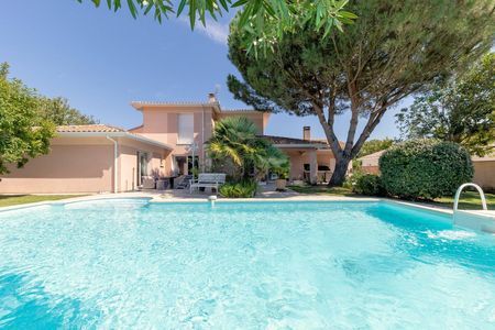 JOLIE VILLA AVEC PISCINE A VENDRE LA TESTE