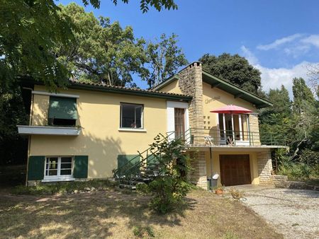 VILLA A RENOVER À L'HERBE 33950