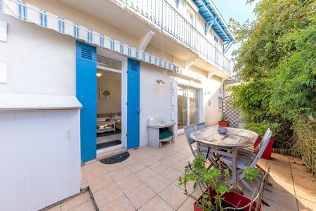 CHARMANTE VILLA ARCACHONNAISE A VENDRE PROCHE DU MARCHÉ ARCACHOB