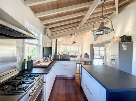 GRANDE VILLA AVEC PISCINE A VENDRE SECTEUR PYLA SUR MER