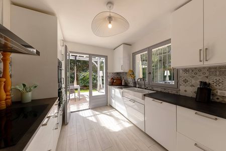 VILLA DE 5 CHAMBRES VENDUE ERMITAGE PYLA 33115