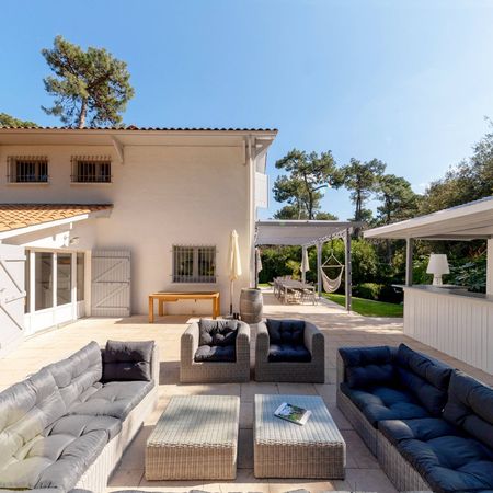 VENTE VILLA SUR GRAND TERRAIN PISCINABLE PROCHE CENTRE MOULLEAU