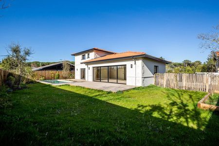 VILLA NEUVE AVEC PISCINE SECTEUR CALME LA TESTE