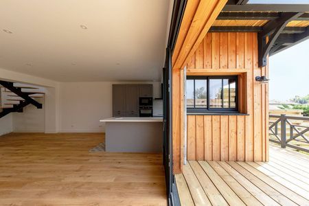 A VENDRE VILLA BOIS SUR LE PORT DE LA TESTE DE BUCH