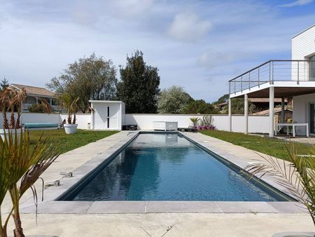 VILLA AVEC PISCINE A VENDRE PREMIÈRE LIGNE VUE PANORAMIQUE BASSIN D'ARCACHON QUARTIER RÉSIDENTIEL GUJAN MESTRAS