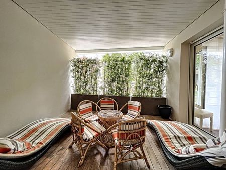 A VENDRE APPARTEMENT AVEC BELLE LOGGIA AU COEUR D'ARCACHON