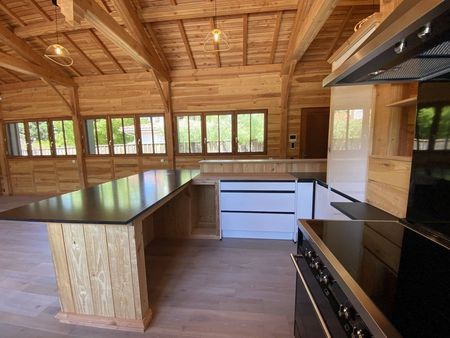 VILLA FERRET CAPIENNE EN BOIS PROCHE MARCHÉ PIRAILLAN