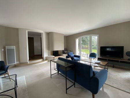 A VENDRE GRANDE VILLA 5 CHAMBRES LACANAU