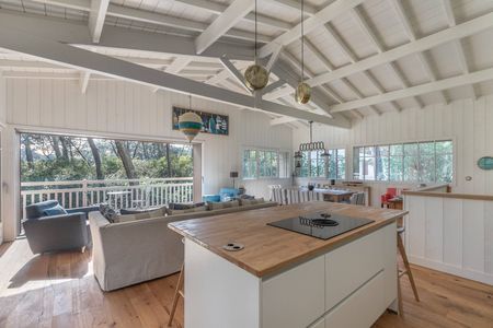 VILLA TRES LUMINEUSE A VENDRE  PROCHE PLAGES CAP FERRET