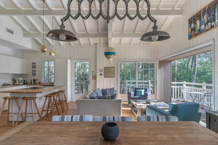 AGRÉABLE ET JOLIE VILLA A VENDRE AVEC PISCINE DANS LES PINS CAP FERRET