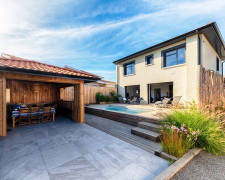 VILLA NEUVE A VENDRE AVEC PISCINE ARCACHON CENTRE