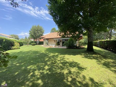 VILLA FAMILILAE SUR GRANDE PARCELLE A VENDRE PORT DE TAUSSAT
