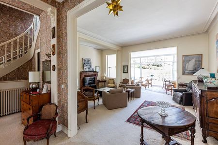 MAJESTUEUSE DEMEURE PREMIÈRE LIGNE A VENDRE ARCACHON