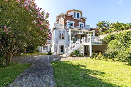 BELLE DEMEURE ARCACHONNAISE A VENDRE PREMIÈRE LIGNE ARCACHON