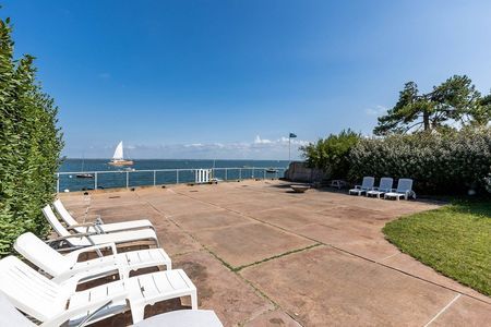 VILLA PREMIÈRE LIGNE VUE PANORAMIQUE SUR LE BASSIN A VENDRE ARCACHON
