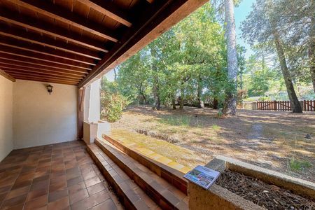 VENTE VILLA SUR BELLE PARCELLE AU COEUR DU MOULLEAU