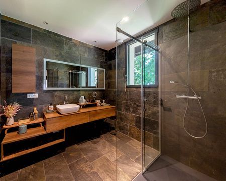 VILLA PRESTATIONS HAUT DE GAMME A VENDRE LE MOULLEAU CENTRE