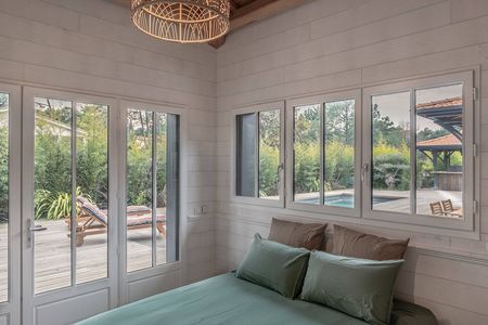 VILLA DE LUXE AVEC PISCINE ET CINQ CHAMBRES A VENDRE LE CANON PIRAILLAN LEGE CAP FERRET