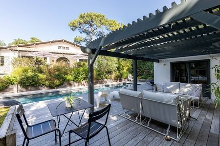 JOLIE VILLA SANS VIS A VIS A VEC PISCINE A VENDRE AU COEUR DES ABATILLES PROCHE PYLA SUR MER ARCACHON